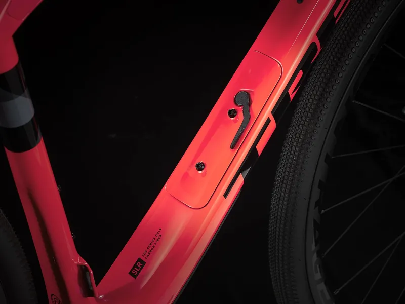 2023 Trek Checkpoint SLR 7 Etap Gravel Bike Radioactive Coral-4